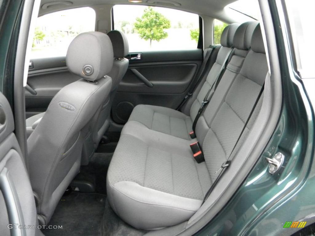 Grey Interior 2005 Volkswagen Passat GLS TDI Sedan Photo #40623838