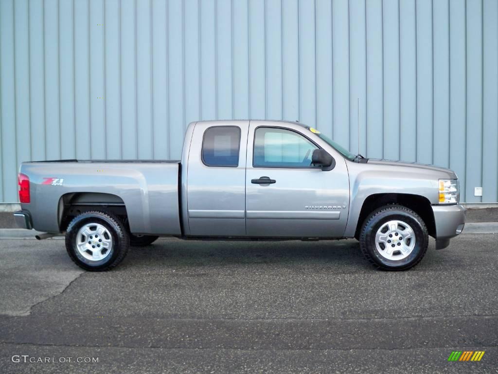 2007 Silverado 1500 LS Extended Cab 4x4 - Graystone Metallic / Dark Charcoal photo #2