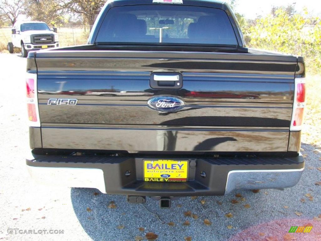 2010 F150 XLT SuperCrew - Tuxedo Black / Medium Stone photo #5