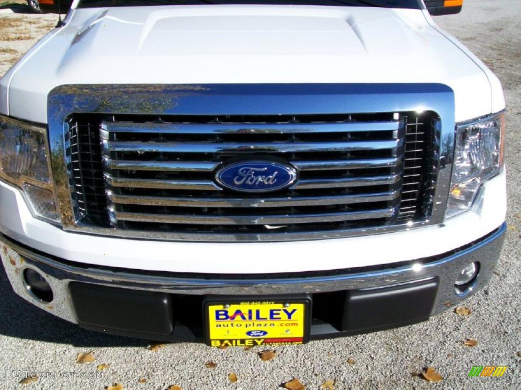 2010 F150 XLT SuperCrew - Oxford White / Medium Stone photo #2