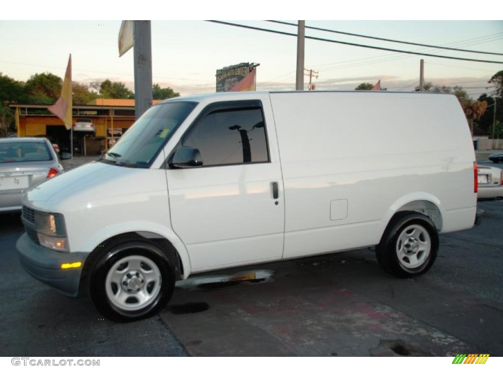 Summit White 2004 Chevrolet Astro Cargo Van Exterior Photo #40625726