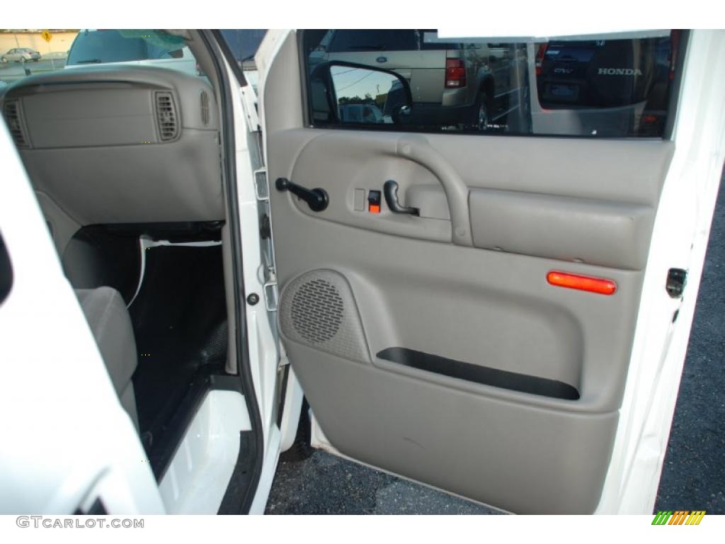 2004 Astro Cargo Van - Summit White / Neutral photo #27