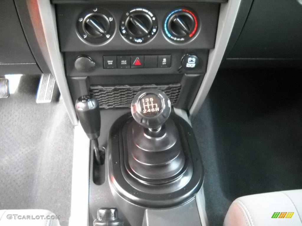 2010 Jeep Wrangler Unlimited Rubicon 4x4 6 Speed Manual Transmission Photo #40626550
