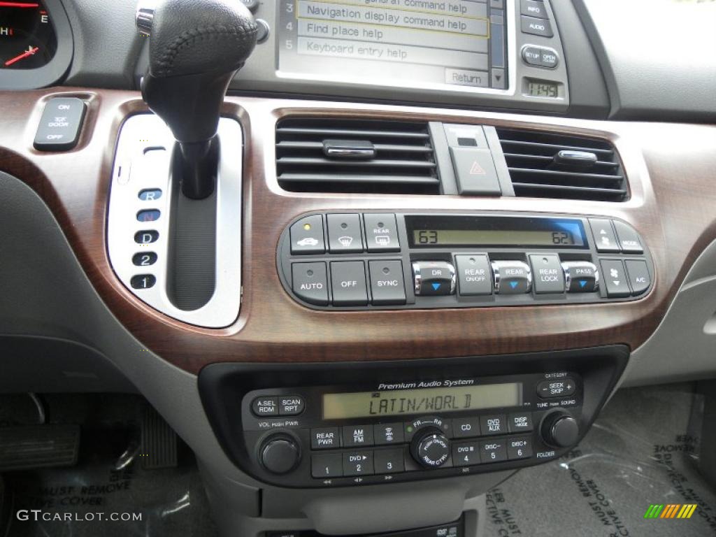 2008 Honda Odyssey Touring Controls Photo #40627782