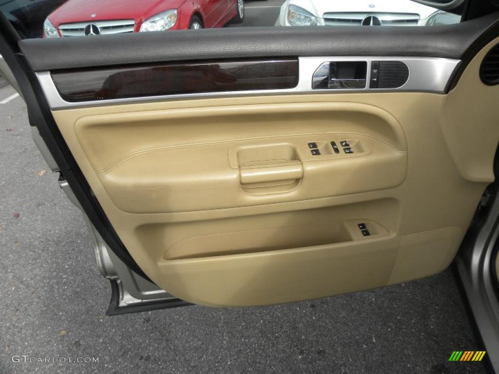2004 Volkswagen Touareg V8 Pure Beige Door Panel Photo #40627942