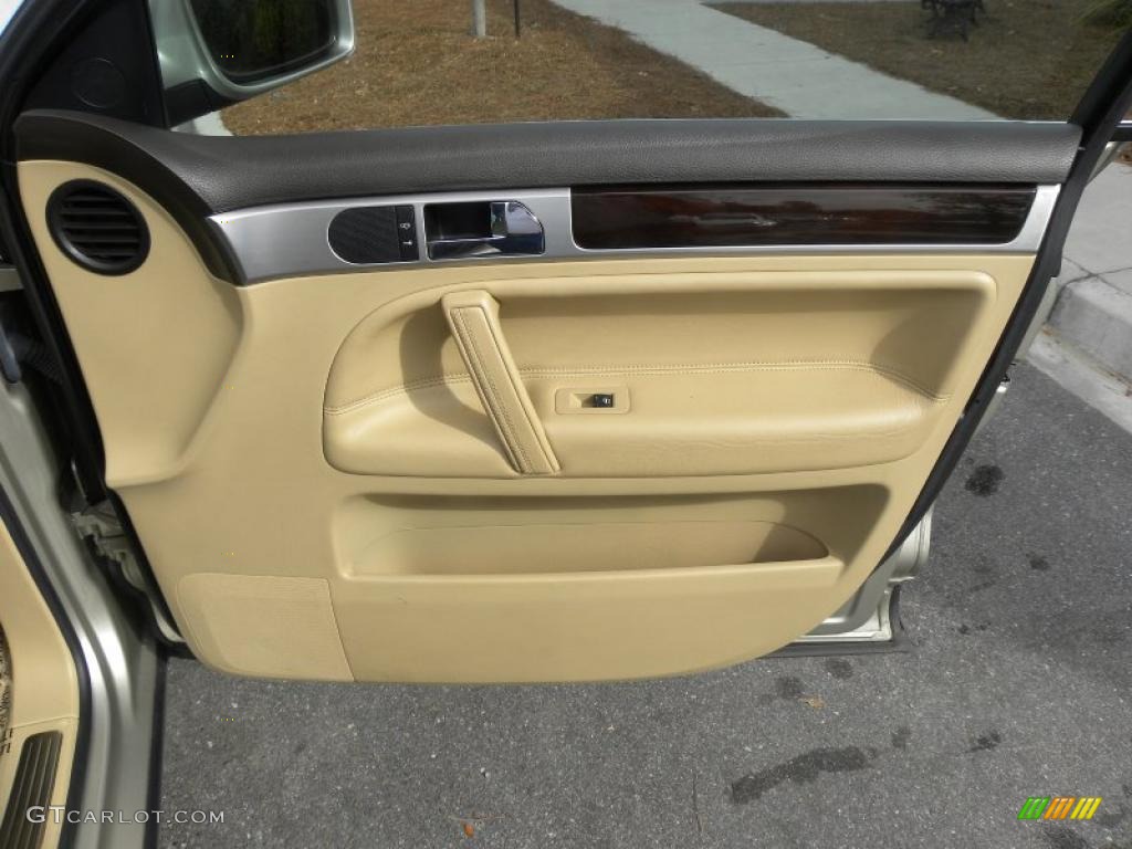 2004 Volkswagen Touareg V8 Pure Beige Door Panel Photo #40627998