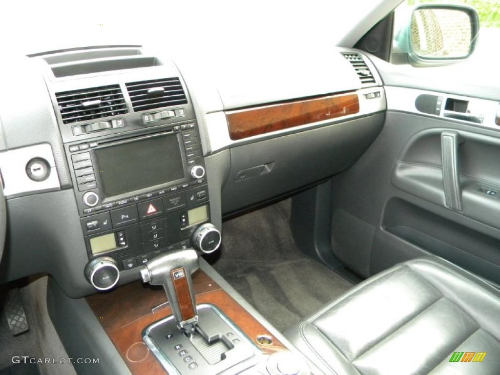 2004 Volkswagen Touareg V10 TDI Controls Photo #40628202