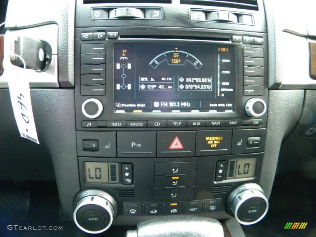 2004 Volkswagen Touareg V10 TDI Controls Photo #40628294