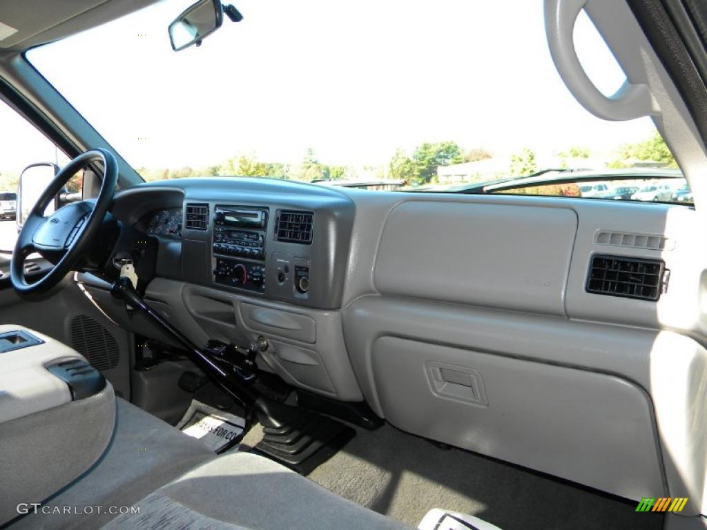 2000 F250 Super Duty XLT Regular Cab 4x4 - Island Blue Metallic / Medium Graphite photo #45