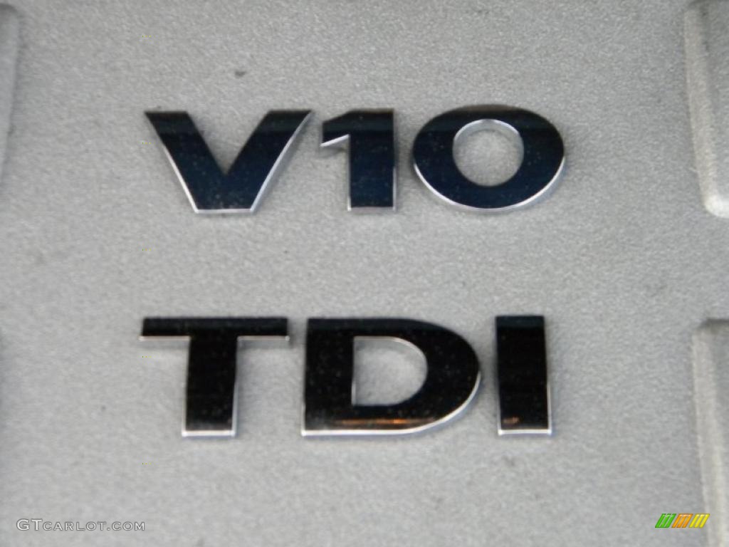 2004 Volkswagen Touareg V10 TDI Marks and Logos Photo #40628611