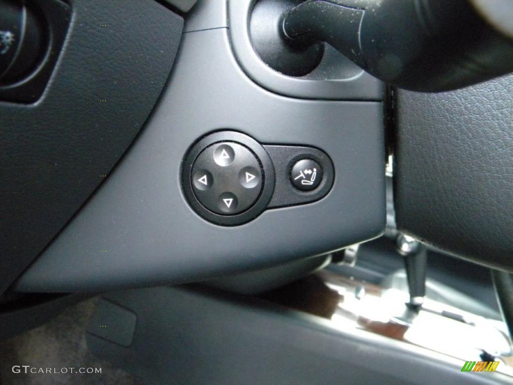 2004 Volkswagen Touareg V10 TDI Controls Photo #40628646