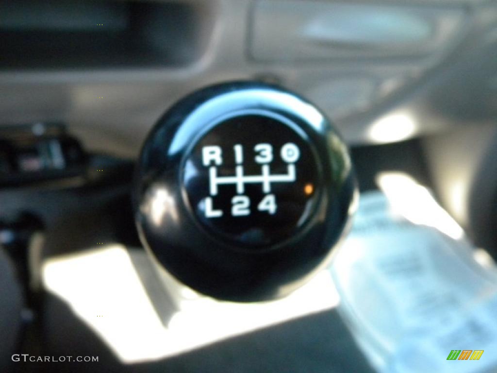 2000 Ford F250 Super Duty XLT Regular Cab 4x4 5 Speed Manual Transmission Photo #40628709