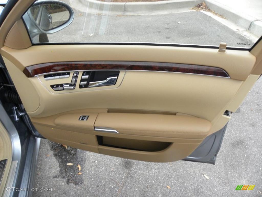 2008 Mercedes-Benz S 550 Sedan Cashmere/Savanna Door Panel Photo #40629098