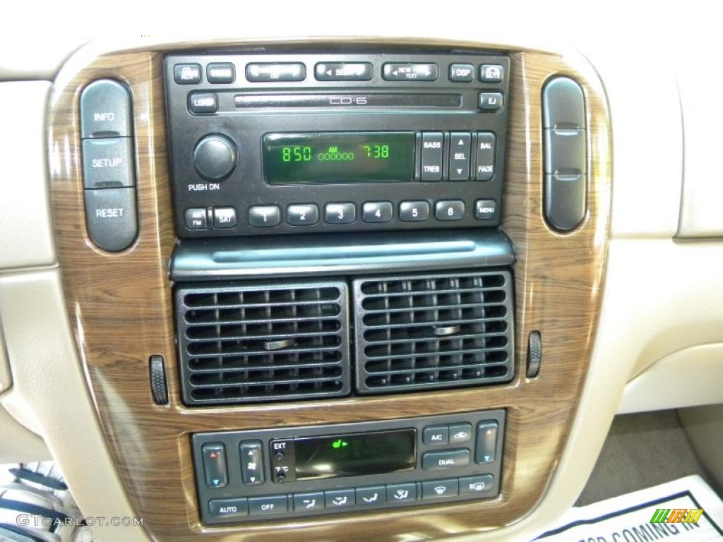 2004 Ford Explorer Eddie Bauer 4x4 Controls Photo #40629562