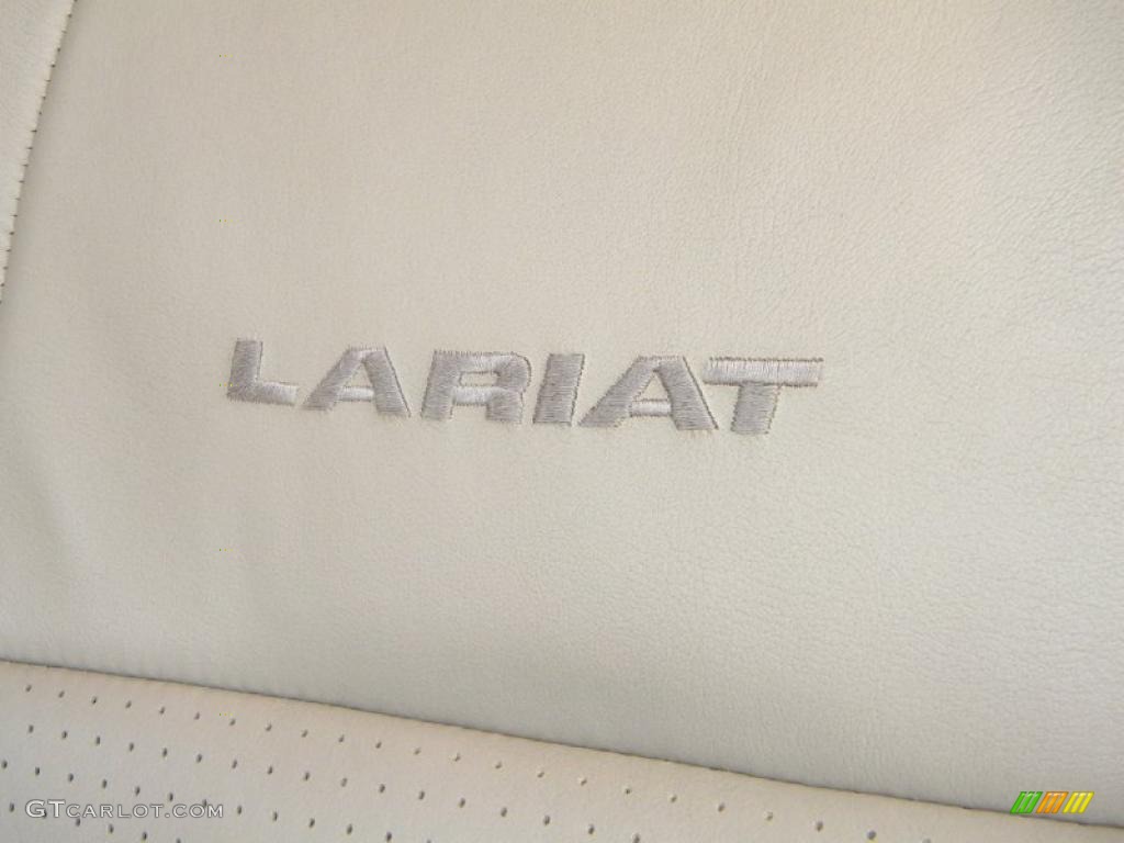 2001 Ford F350 Super Duty Lariat SuperCab 4x4 Marks and Logos Photo #40630026
