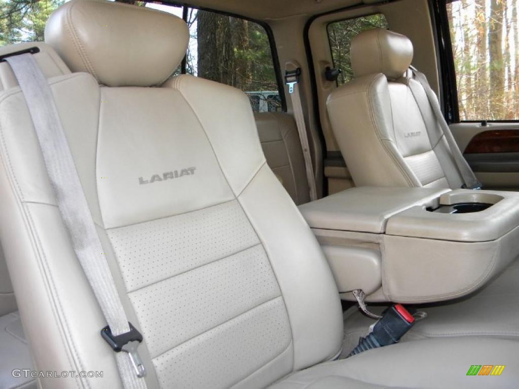 Medium Parchment Interior 2001 Ford F350 Super Duty Lariat SuperCab 4x4 Photo #40630154