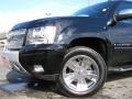Black - Suburban 1500 LS 4x4 Photo No. 2
