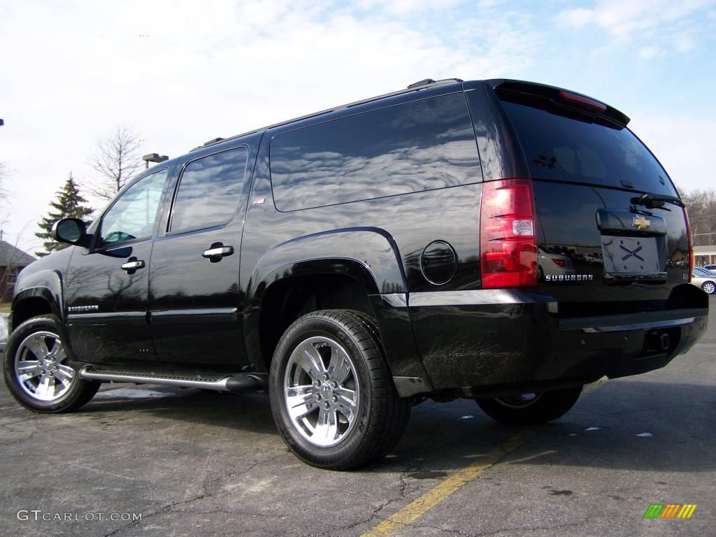 2008 Suburban 1500 LS 4x4 - Black / Ebony/Light Titanium photo #7