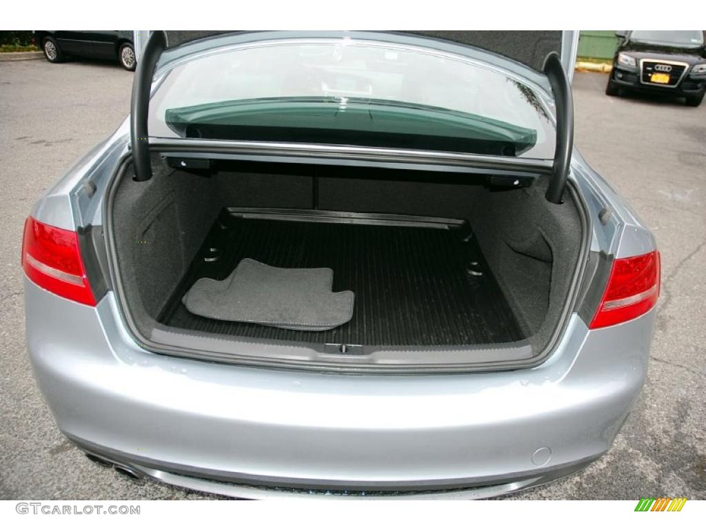 2010 Audi A5 2.0T quattro Coupe Trunk Photo #40630924