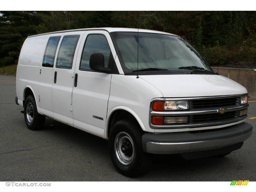 White 2001 Chevrolet Express 3500 Commercial Van Exterior Photo #40631614