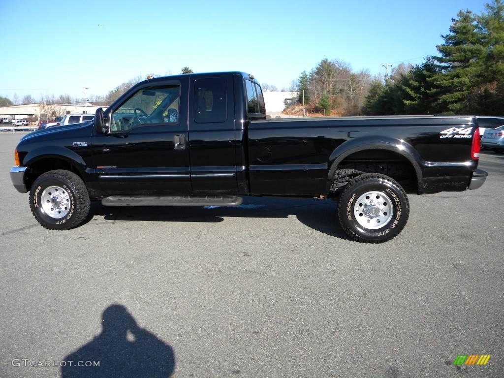 2000 F350 Super Duty XLT Extended Cab 4x4 - Black / Medium Graphite photo #12