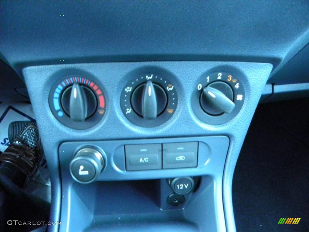 2010 Ford Transit Connect XLT Cargo Van Controls Photo #40632166