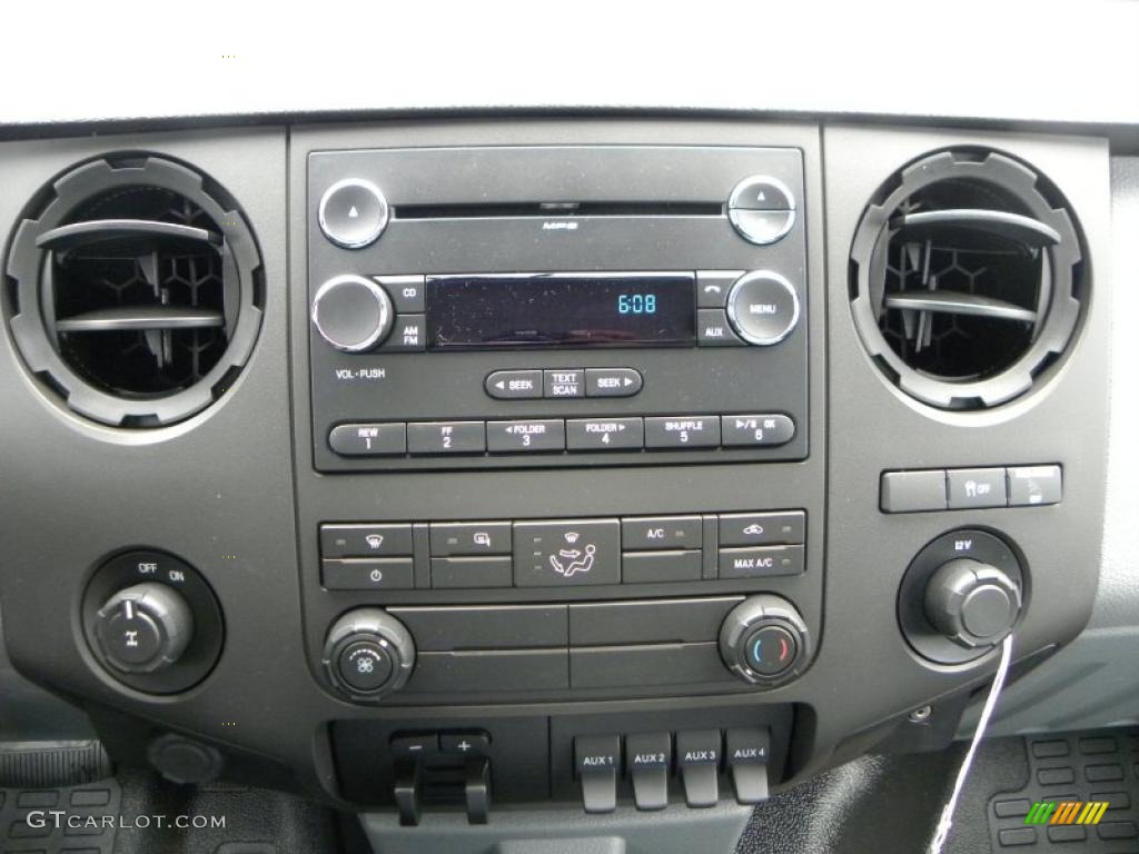 2011 Ford F250 Super Duty XL SuperCab Chassis Controls Photo #40632590