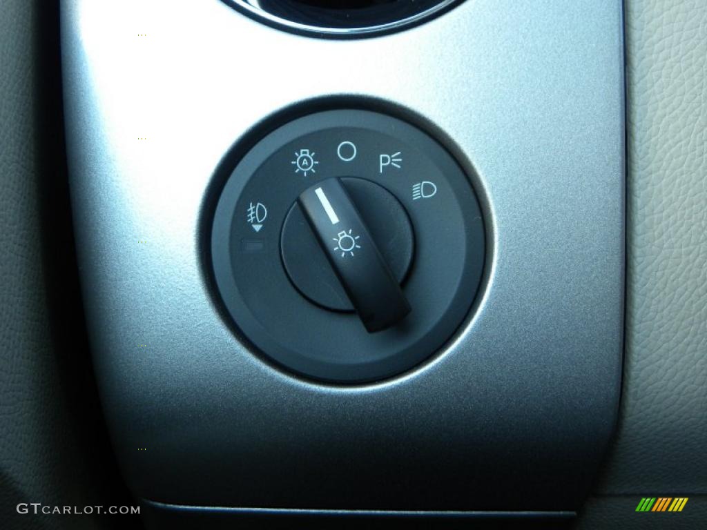 2011 Ford Expedition Limited Controls Photo #40633050