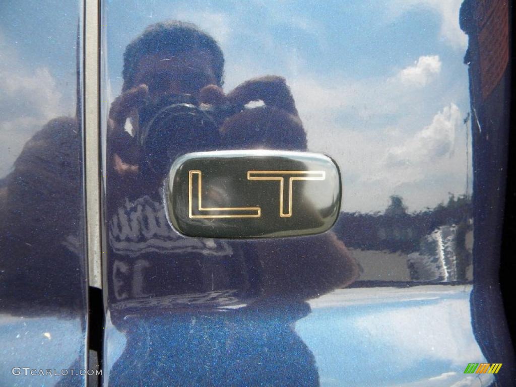 2006 Chevrolet Silverado 2500HD LT Regular Cab 4x4 Chassis Marks and Logos Photo #40633946
