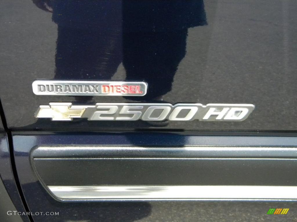 2006 Chevrolet Silverado 2500HD LT Regular Cab 4x4 Chassis Marks and Logos Photos