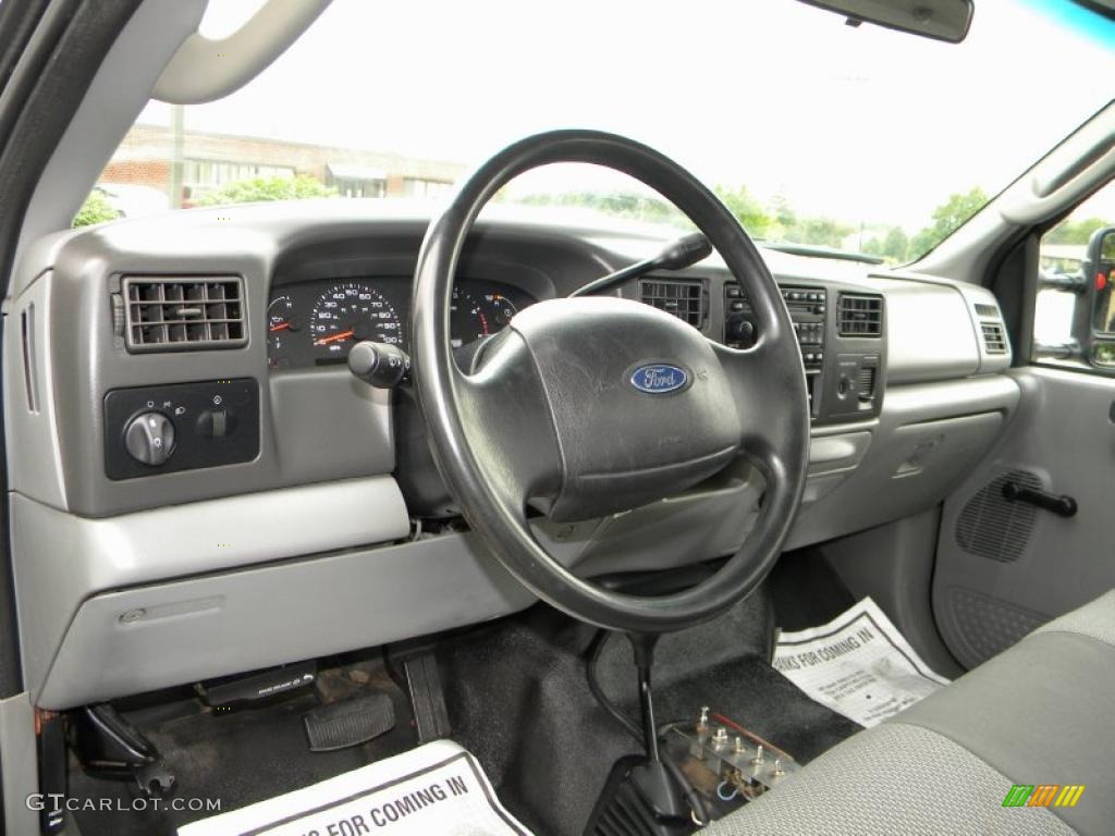 Medium Flint Interior 2004 Ford F350 Super Duty XL Regular Cab 4x4 Chassis Commercial Photo #40636050