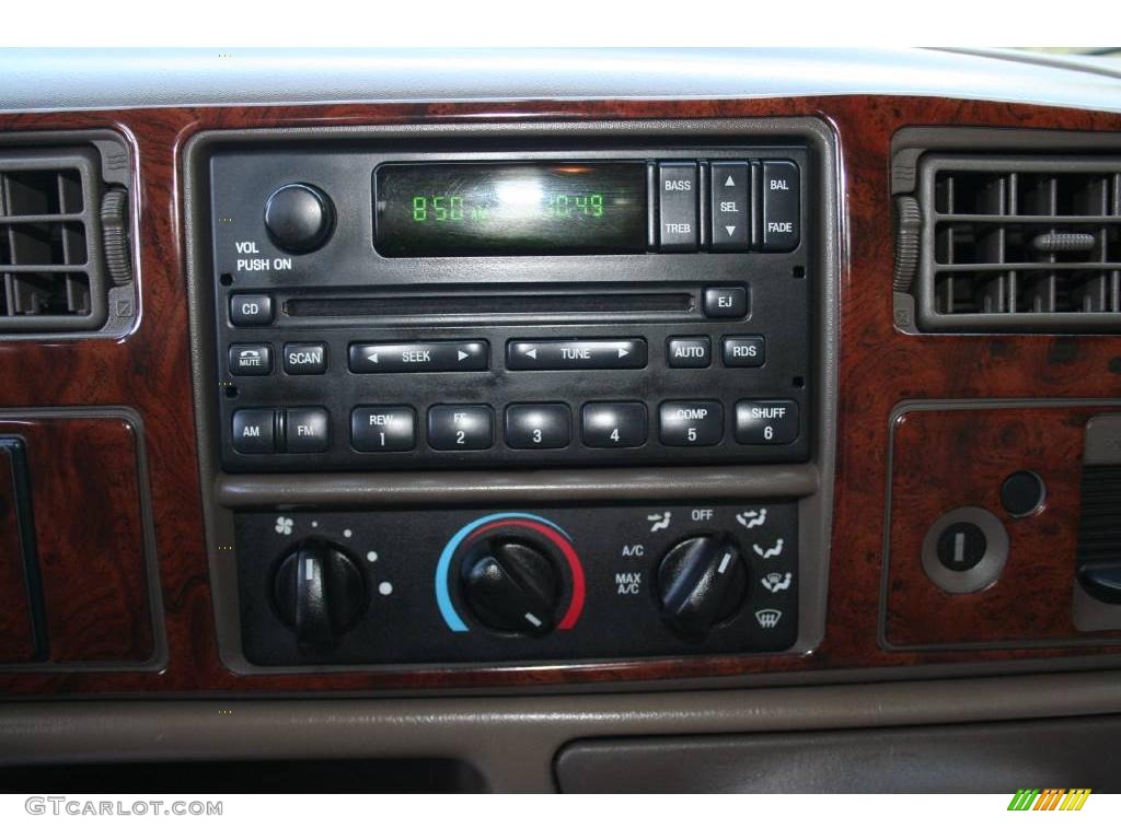 2000 Ford F350 Super Duty Lariat Extended Cab 4x4 Controls Photo #40637010