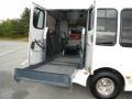 2002 Oxford White Ford E Series Cutaway E350 Commercial Passenger Van  photo #21