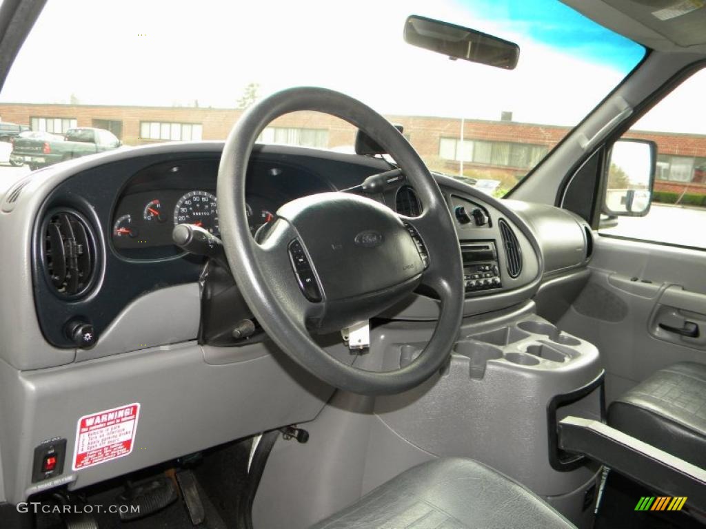 Medium Graphite Interior 2002 Ford E Series Cutaway E350 Commercial Passenger Van Photo #40637502