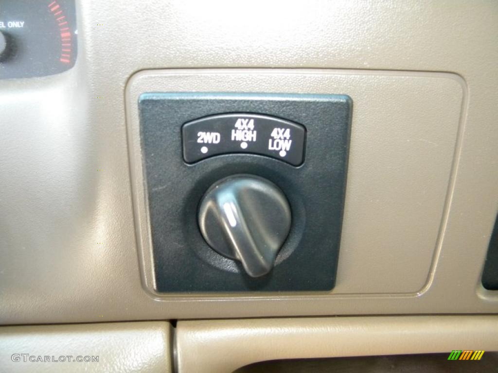 2000 Ford F350 Super Duty XLT Extended Cab 4x4 Dually Controls Photo #40638686