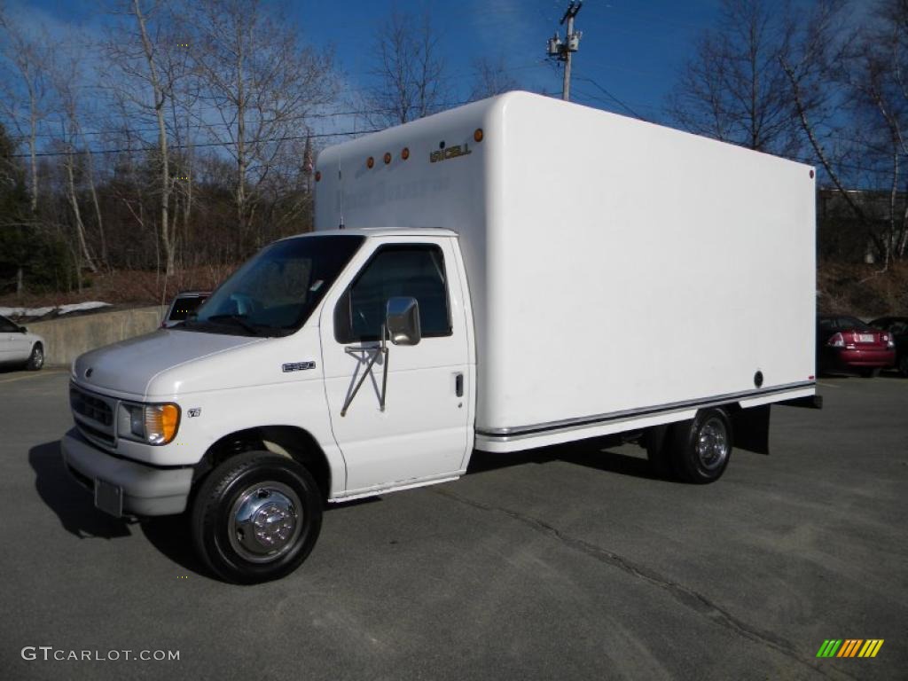 Oxford White Ford E Series Cutaway
