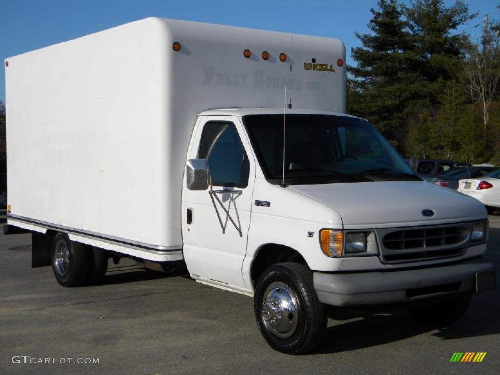 1998 E Series Cutaway E350 Commercial Moving Truck - Oxford White / Medium Graphite photo #4