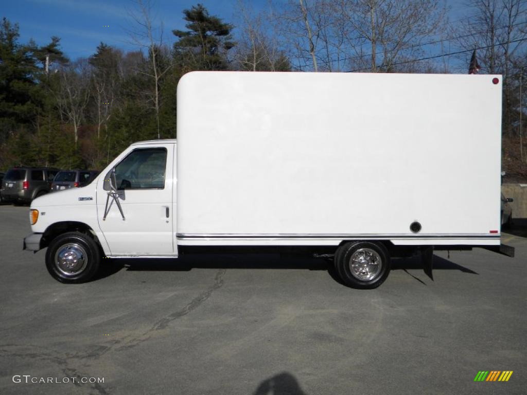 Oxford White 1998 Ford E Series Cutaway E350 Commercial Moving Truck Exterior Photo #40639838