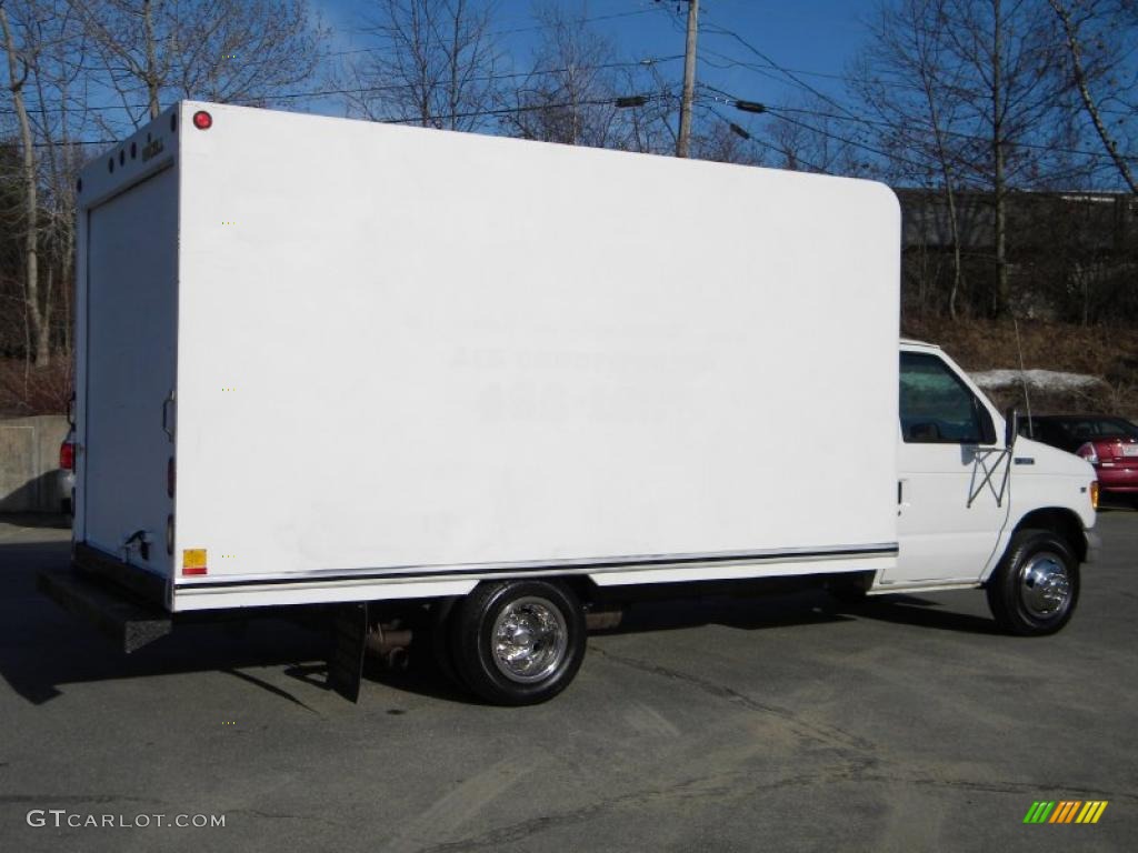 1998 E Series Cutaway E350 Commercial Moving Truck - Oxford White / Medium Graphite photo #8