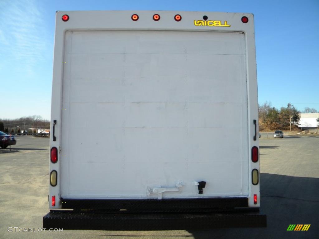 1998 E Series Cutaway E350 Commercial Moving Truck - Oxford White / Medium Graphite photo #26