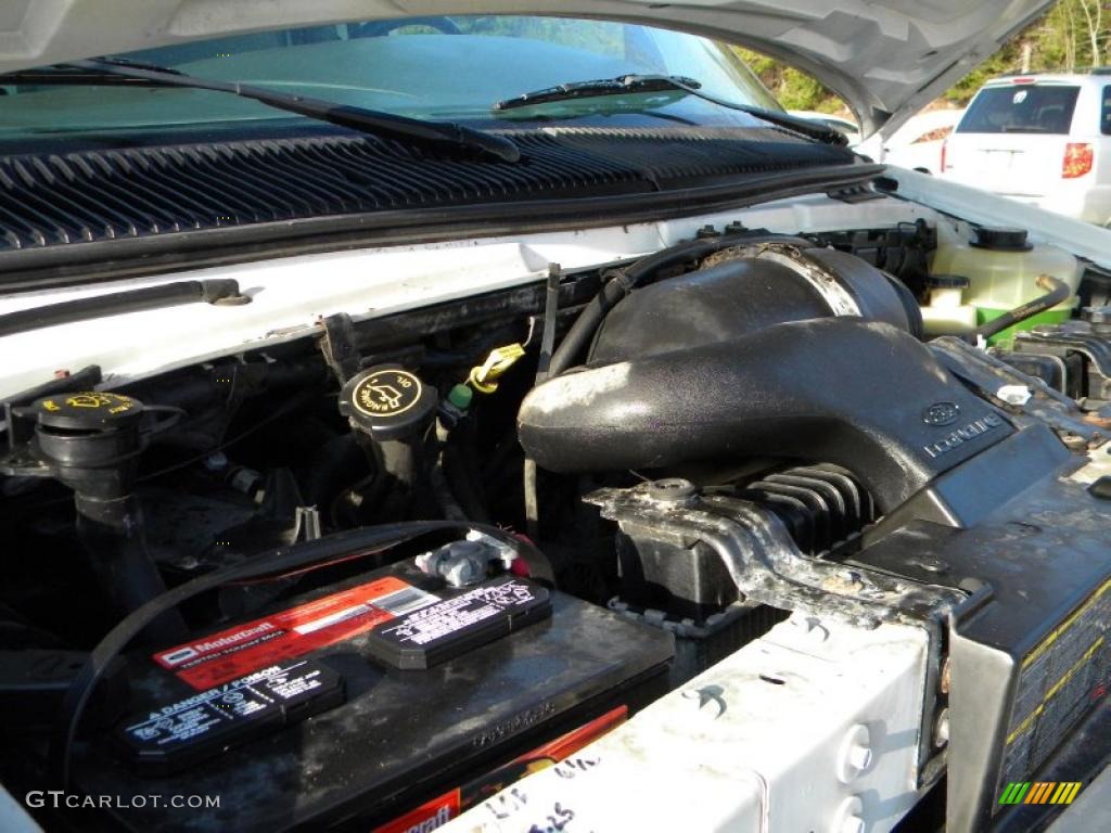 1998 Ford E Series Cutaway E350 Commercial Moving Truck 5.4 Liter SOHC 16-Valve Triton V8 Engine Photo #40640230