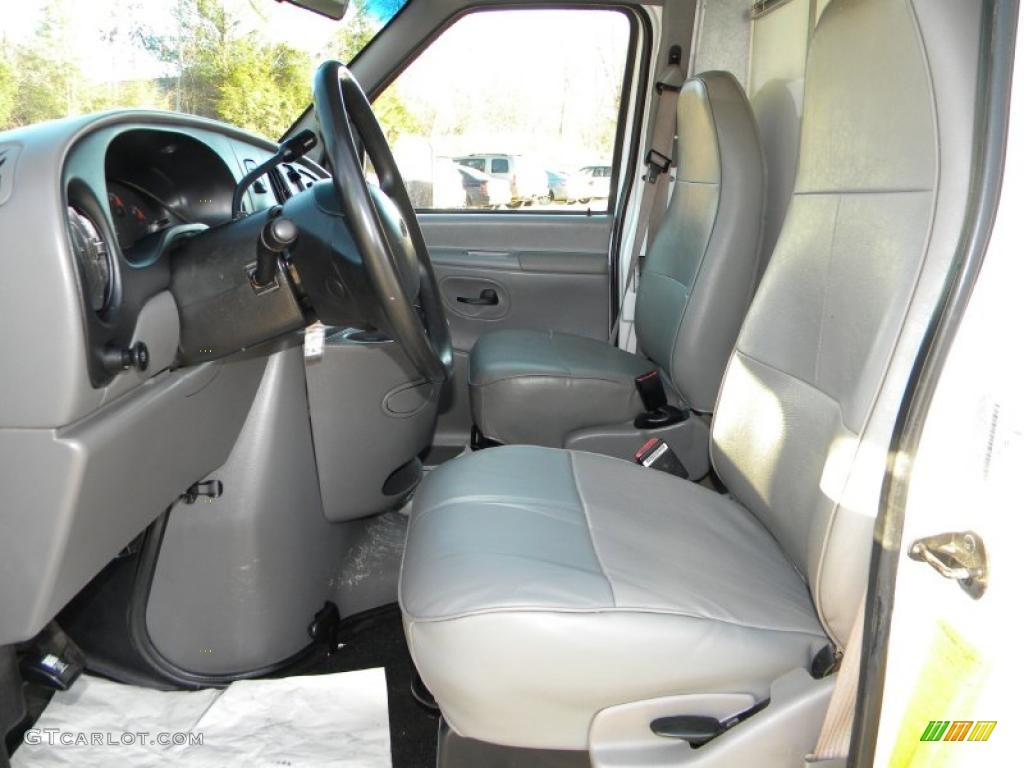 1998 E Series Cutaway E350 Commercial Moving Truck - Oxford White / Medium Graphite photo #31