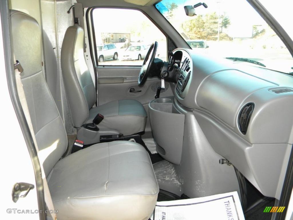 1998 E Series Cutaway E350 Commercial Moving Truck - Oxford White / Medium Graphite photo #35
