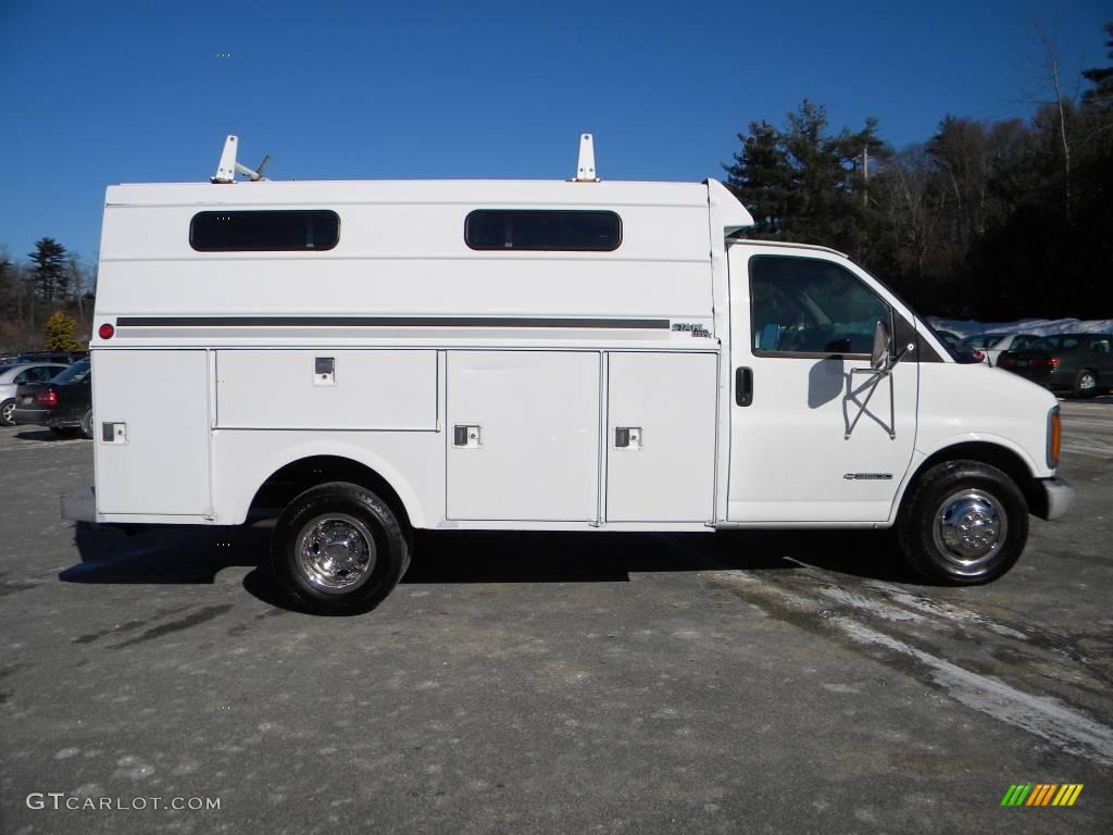 2000 Express Cutaway 3500 Commercial Utility Van - Summit White / Pewter photo #4