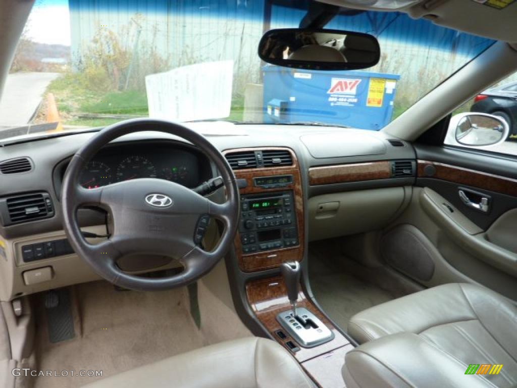 2004 XG350 Sedan - Ivory Pearl / Beige photo #10