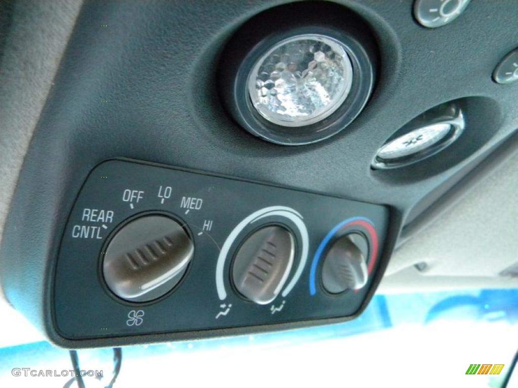 1997 Suburban K1500 LT 4x4 - Onyx Black / Gray photo #40