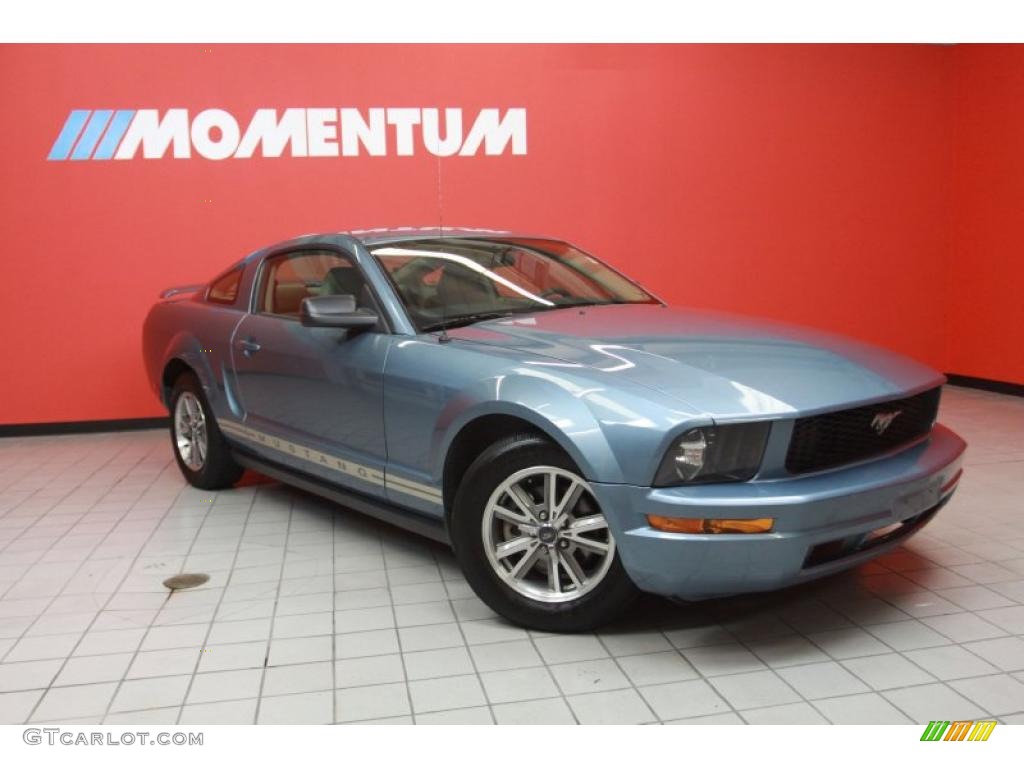2005 Mustang V6 Deluxe Coupe - Windveil Blue Metallic / Medium Parchment photo #13
