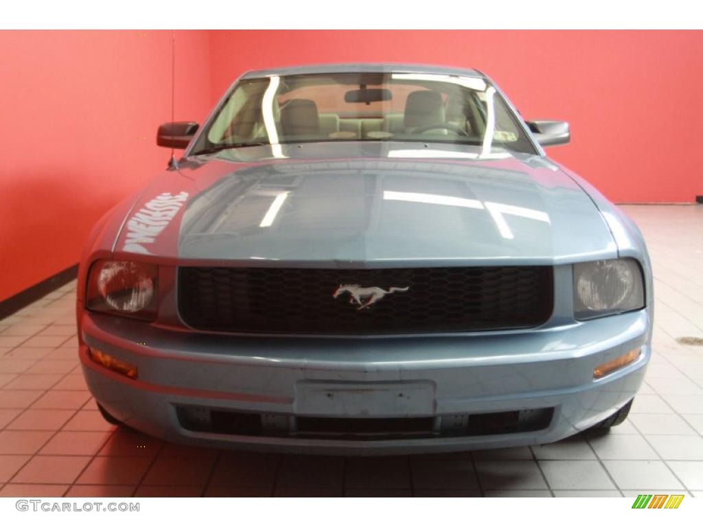2005 Mustang V6 Deluxe Coupe - Windveil Blue Metallic / Medium Parchment photo #17
