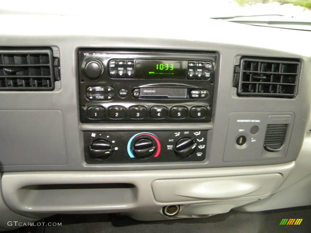 2001 Ford F350 Super Duty XLT Regular Cab 4x4 Controls Photos