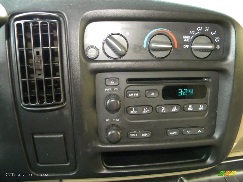 2002 GMC Savana Van G3500 Cargo Controls Photo #40644010